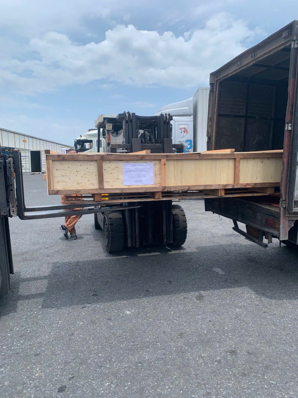 Amadoor Cargo 01